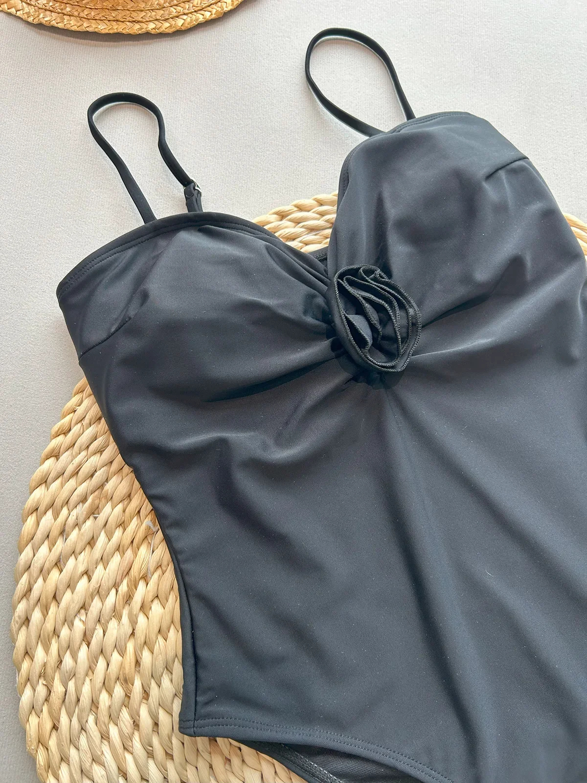 Rosa pontos maiô de uma peça monokini sexy preto banho 2025 retalhos maiô de uma peça beachwear para mulher