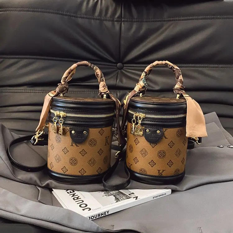 

Классическая дизайнерская сумка-клатч для женщин в парижском стиле, большая вместимость, элегантная кожаная, минималистичная, для отдыха и бизнеса