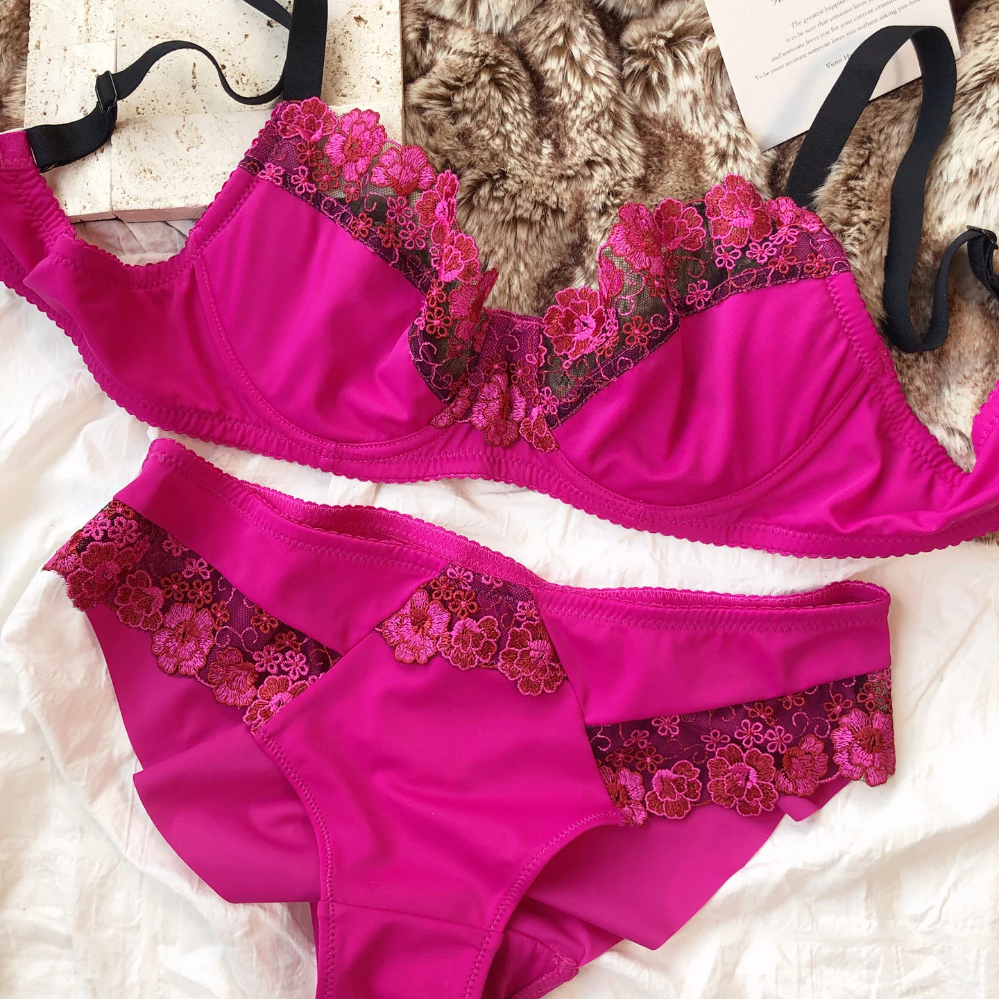 Sexy embroidered lace underwear soft underwire ultra-thin lingerie set large bust small bra gathering anti-sagging bralette