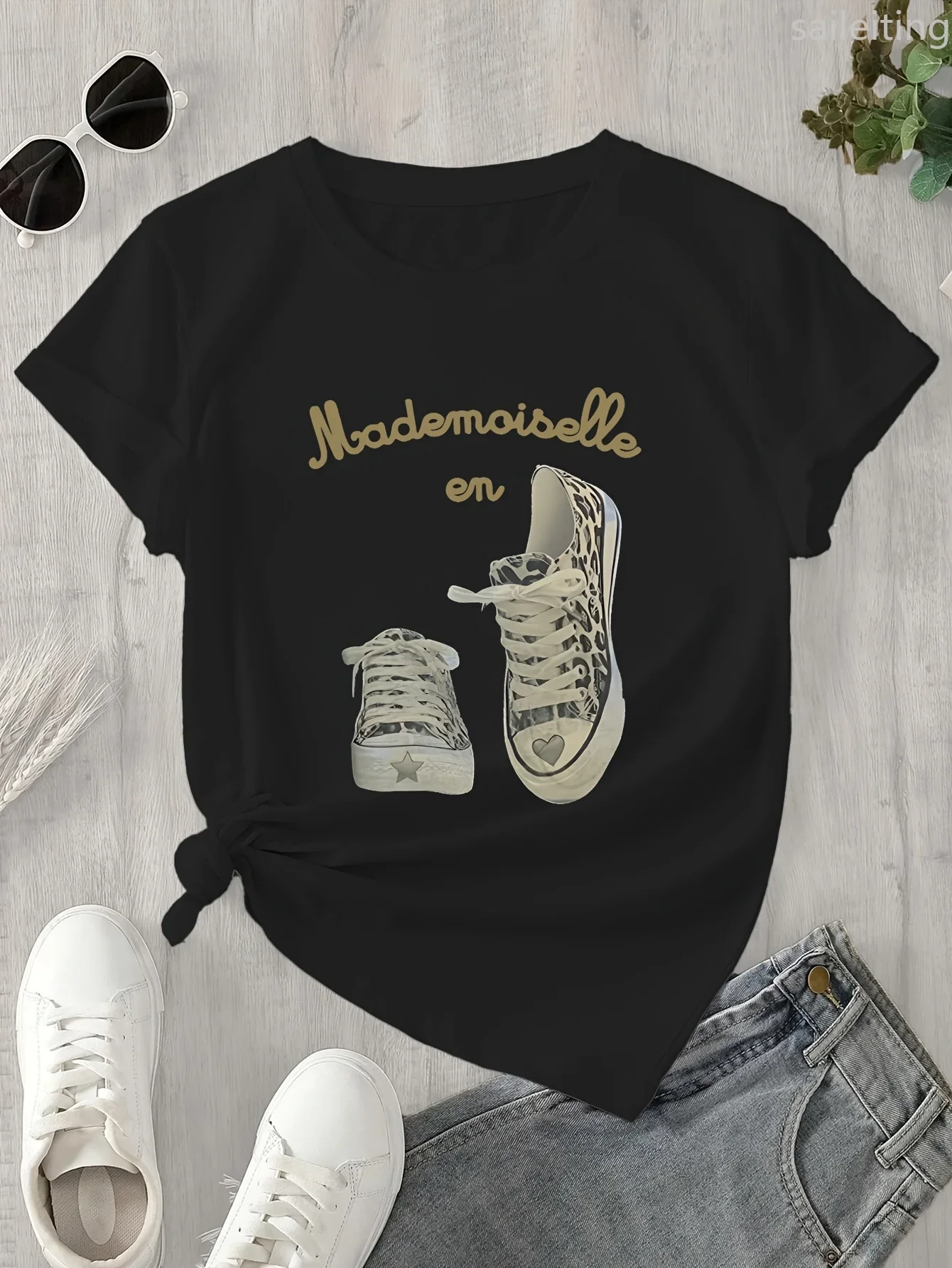 ملابس نسائية كاجوال ملابس جمالية للشارع تي شيرت بأكمام قصيرة مع حذاء رياضي كرتوني وأكمام هاراجوكو مطبوعة برسومات نجوم