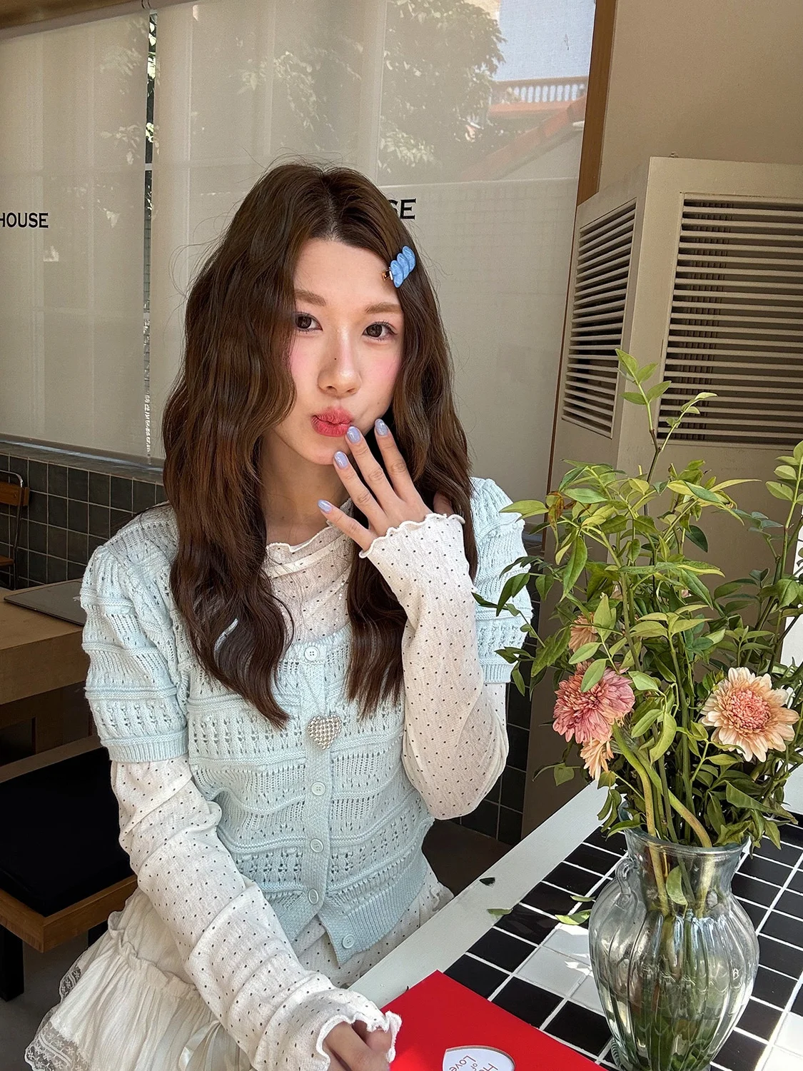 

Вязаный свитер Wu Baizhu в корейском стиле, с вырезами, молочно-голубой, для девочек, модный, весна-лето, новинка