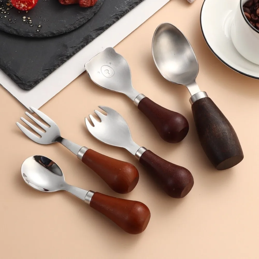 New Standing Wooden Handle Spoon 304 Stainless Steel Round Bottom Kids Soup Spoon 3D Bear Shape Dessert Spoon Kitchen Tool