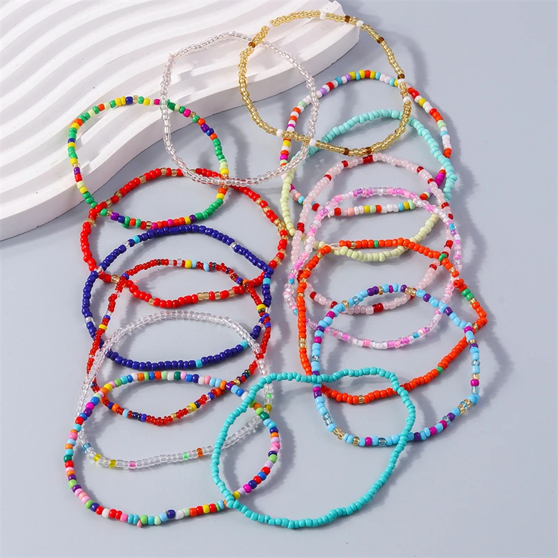 Bunte, handgefertigte Fußkettchen mit Perlen im Bohème-Stil für Damen, ideal für den Sommer, Strand, als Fuß- oder Beinarmband, für Mädchen, als Schmuckgeschenk für den Urlaub. – Detail 2