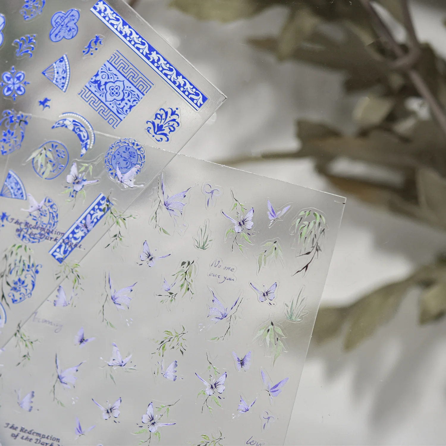 Squisiti adesivi per unghie in porcellana bianca blu Modelli di fiori in stile cinese Eleganti adesivi decorativi autoadesivi per unghie