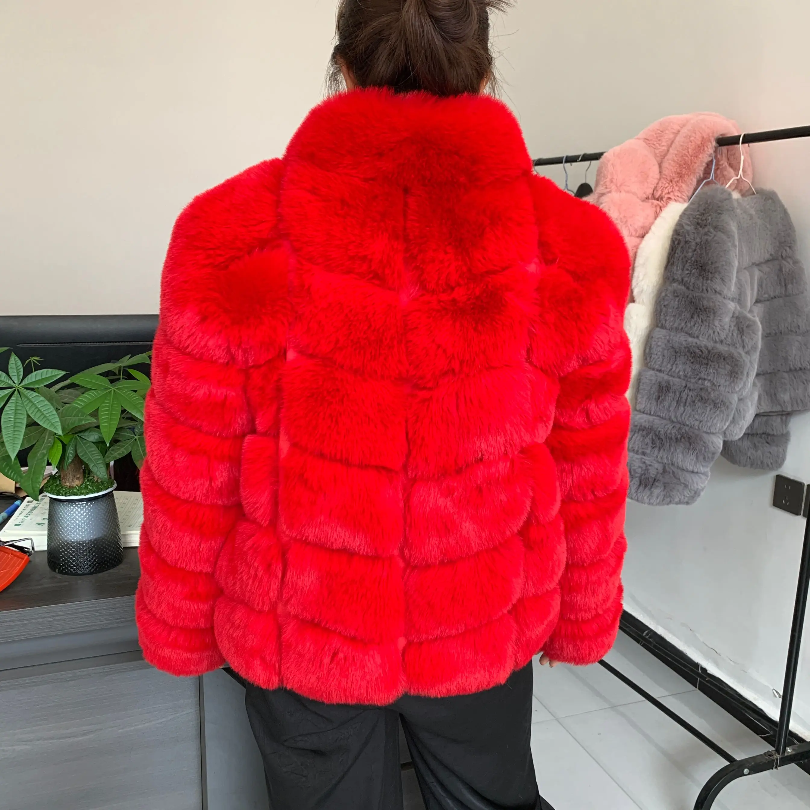 Women's faux fur coat winter warmth fake fur coat with square collar design Fashion Women's artificial fur jacket fluffy jacket