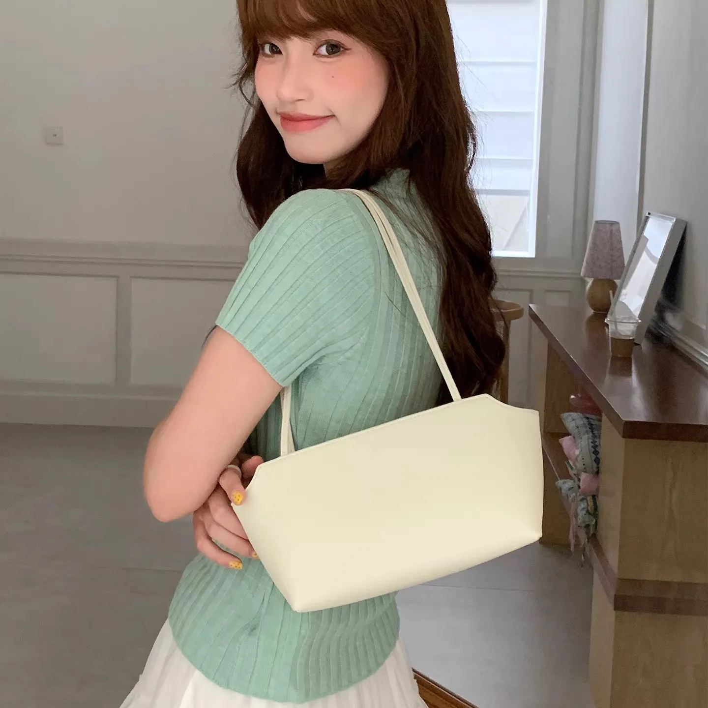 

Новая сумка-хобо из натуральной овчины 2026 года, новая модель, универсальная сумка через плечо и на руку для женщин из импортной овчины