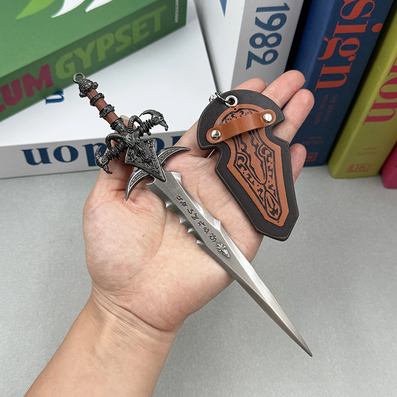 سيف فروستمورن بمقياس 1:6 طبق الأصل المعدني |   نموذج شفرة Runeblade ليتش كينج |   شاشة قابلة للجمع مقاس 22 سم