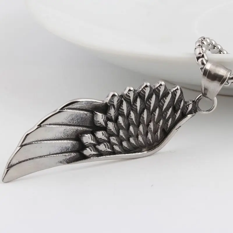 Angel Wings retro fashion personality titanium steel feather pendant men pendant necklace jewelry