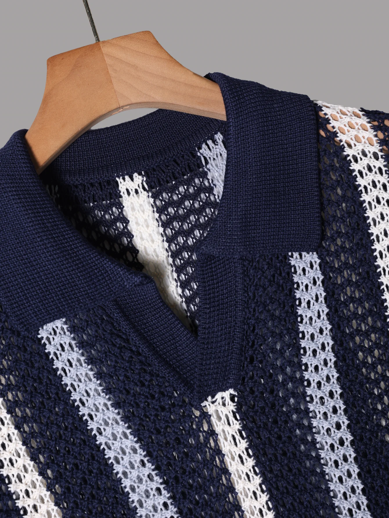 Herren Sommer Kurzarm-T-Shirt - Schlichter Designer-Stil, Geometrisch Gemusterter Gestreifter Kragen Strick-Pullover, Polo-Stil – Detail 3