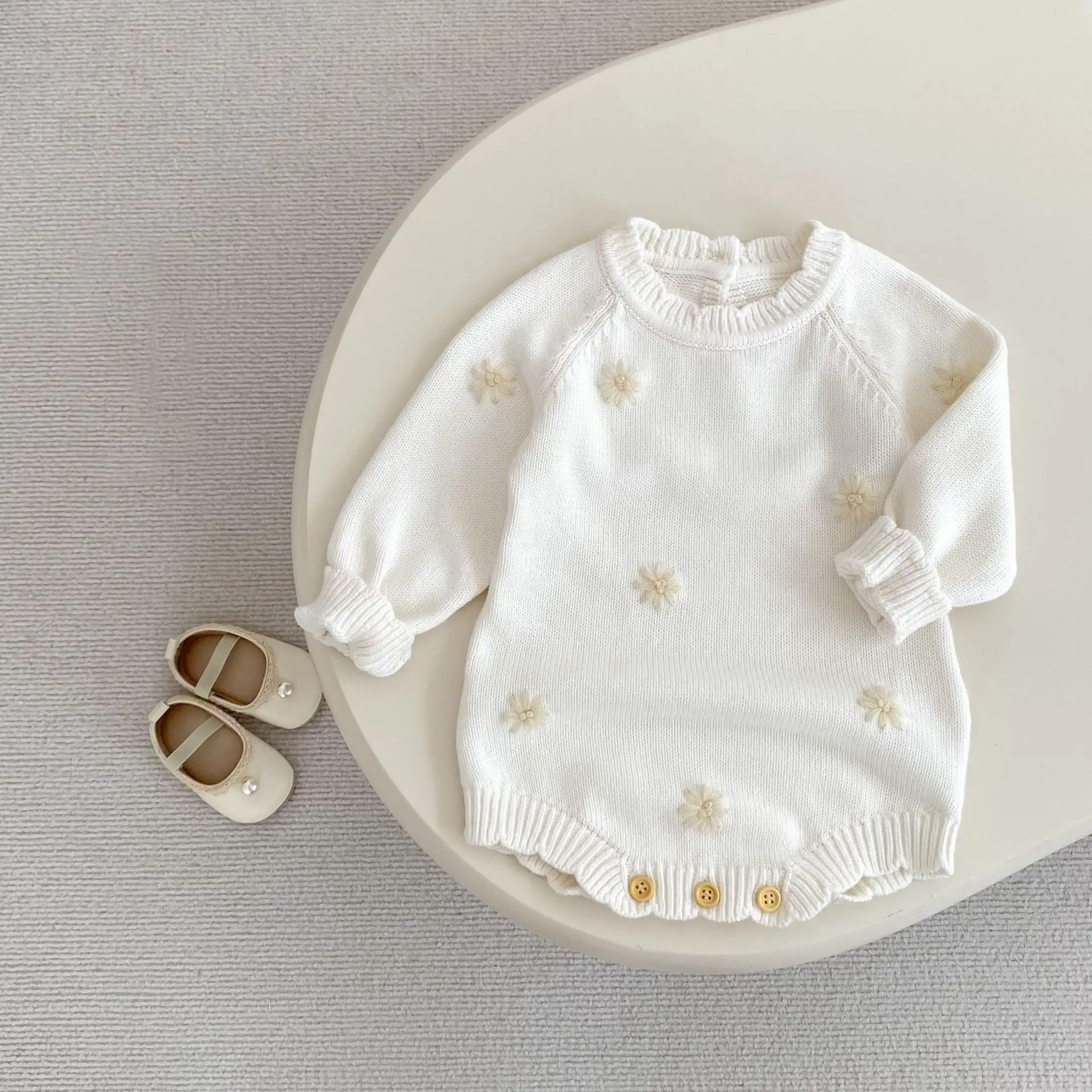 

Новая осенняя детская одежда для детей 0-3 лет, модный женский детский свитер, вязаный крючком комбинезон с длинными рукавами.