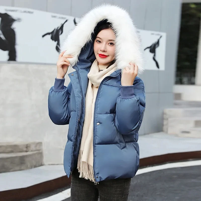 2023 Large Fur Collar Parka Bread Clothes Winter Warm Women\'s Short Coat Thickened Padded Jacket Female Hooded Outwear Fluffy