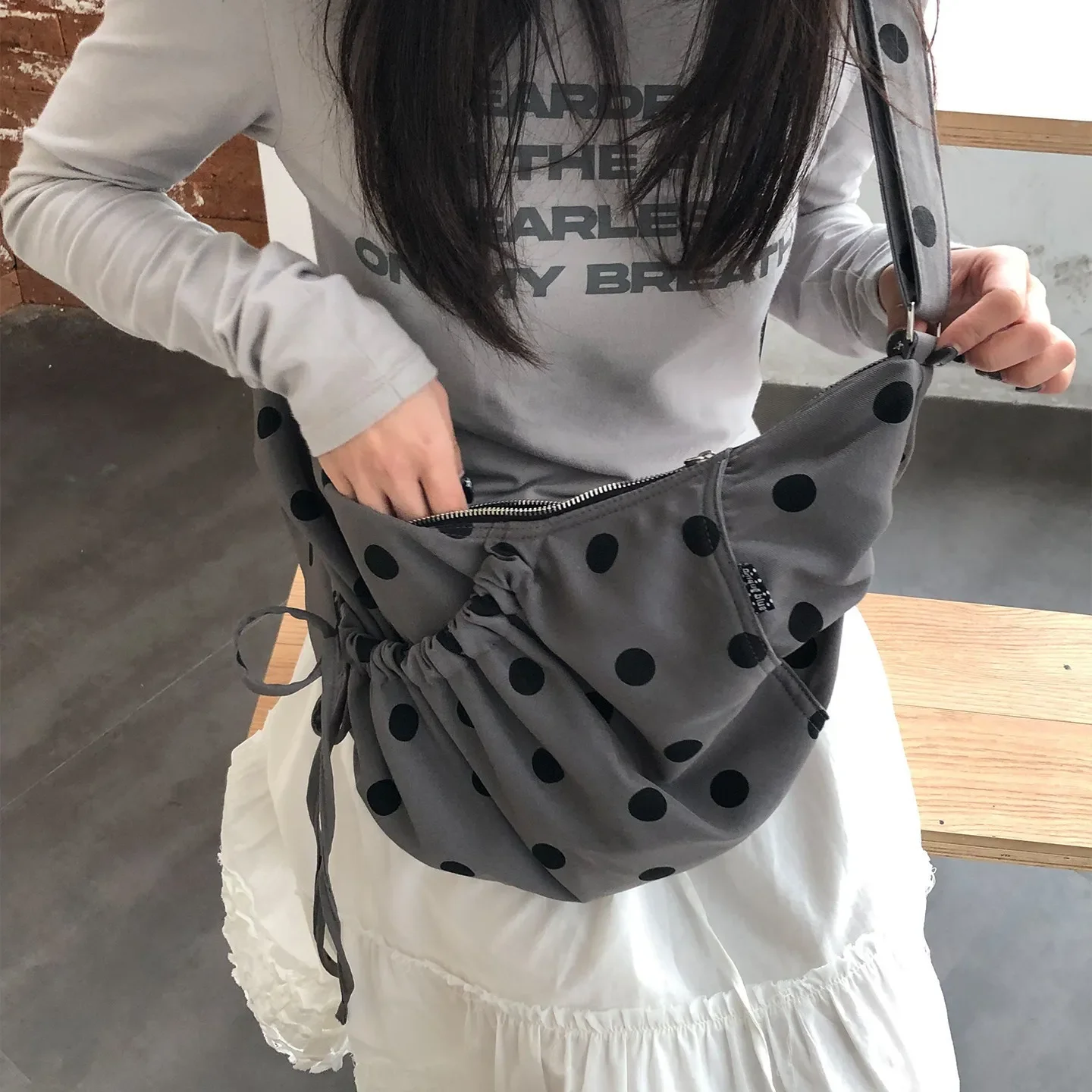 Korean Polka Dot Crossbody Dumpling Canvas Bag Women's Drawstring Pleated Large-capacity Corduroy Commuter Storage Bag