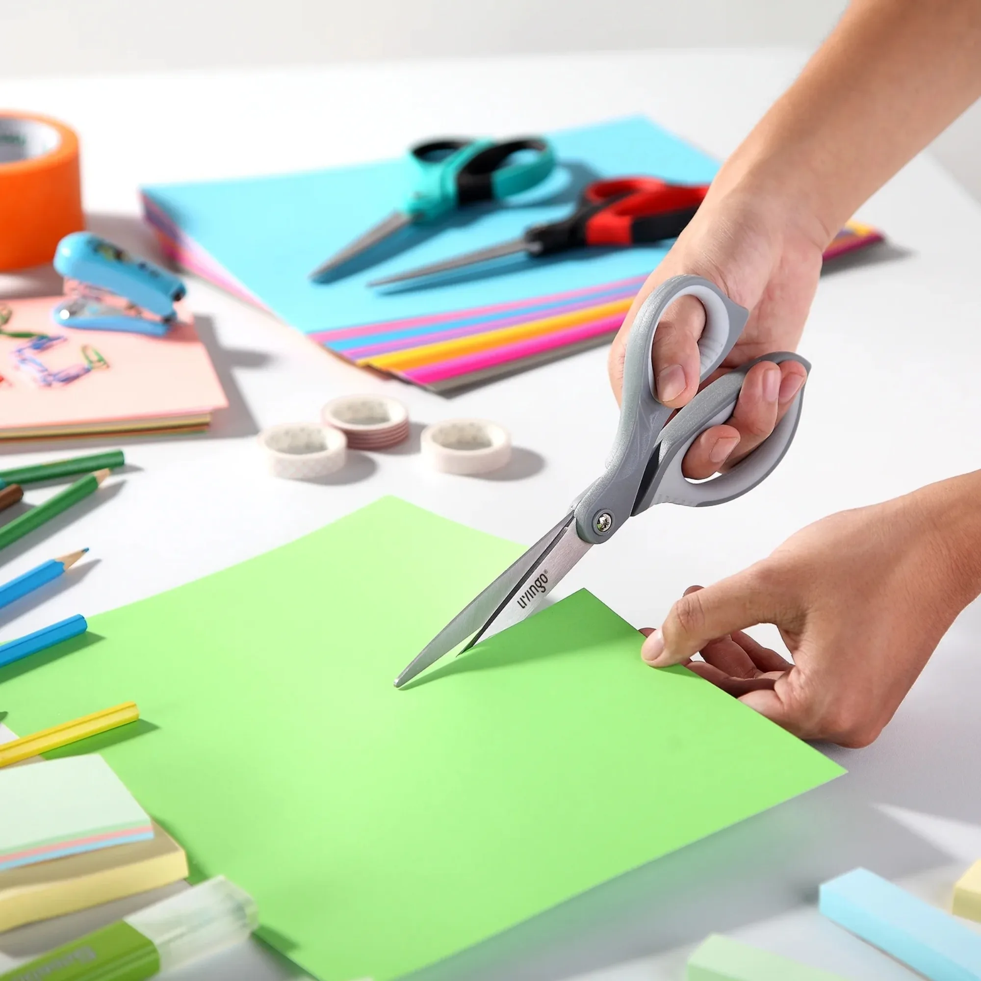 مقص ليفينجو لجميع الأغراض، 8.5 بوصة، 3 عبوات من المقصات الحادة لقطع المكتب والمنزل باللون الأحمر والرمادي والأزرق