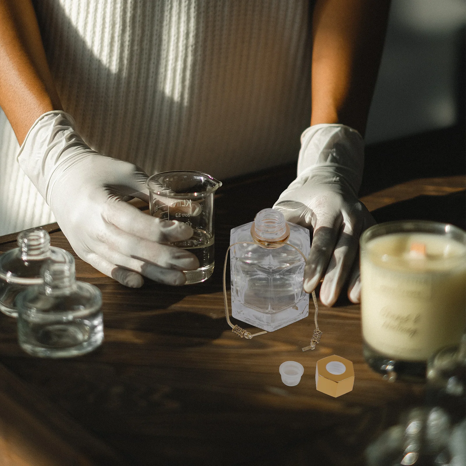 

2Pcs Empty Refillable Glass Bottle Stylish Aromatherapy Container Practical Fragrance Release Gift Aroma Bottle