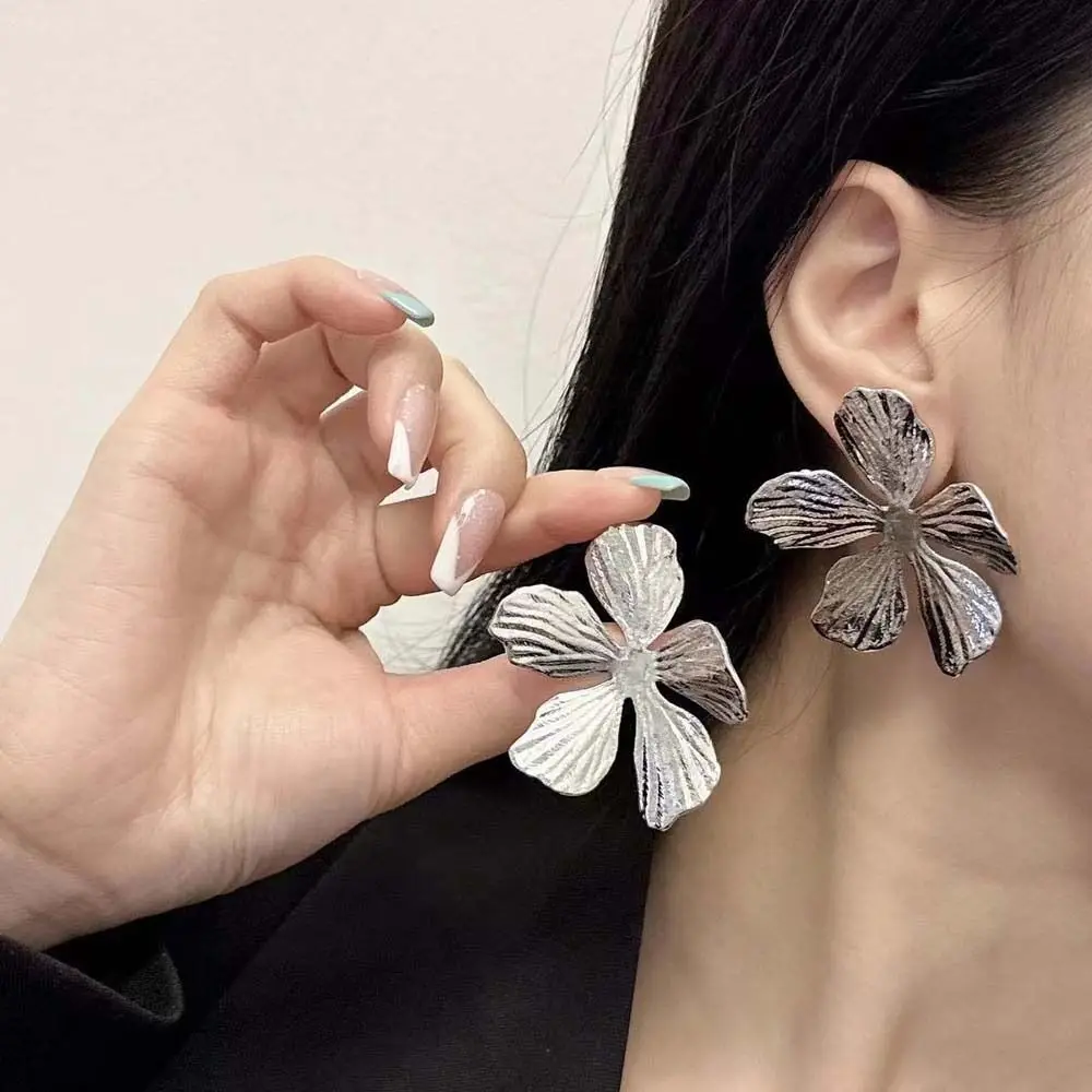 Korean Style Gold Flower Stud Earrings Evening Dress Accessories Exaggerate Flowers Alloy Flower Earrings Jewelry Gifts