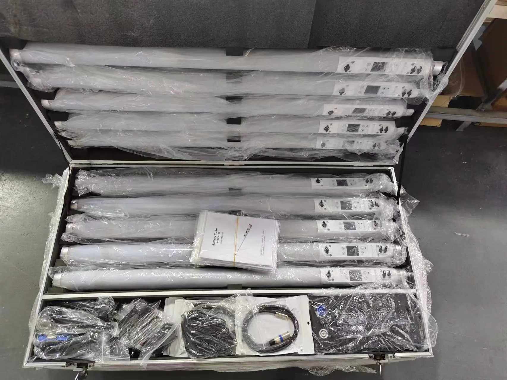 

Светодиодная трубка с автономным питанием IP65 40W RGBW с беспроводным управлением DMX512 для вечеринок, свадеб, дискотек, ночных клубов