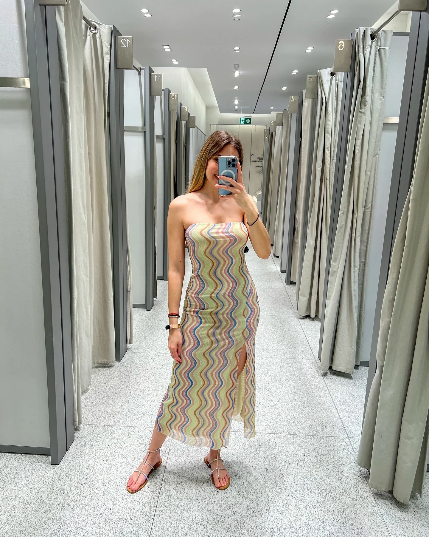 2024 レディースドレス 夏 シック プリント メッシュ ノースリーブ セクシー サイドスリット スリムドレス ワイルド ビーチ リゾートスタイル 女性用ドレス