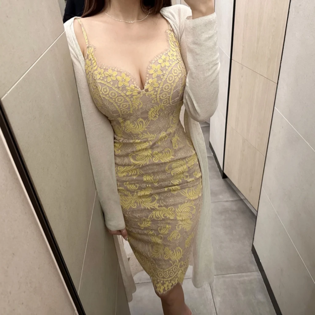 

Lovingu, летние новые корейские желтые кружевные платья с v-образным вырезом и высокой талией, женские сексуальные трусы, юбка, повседневная одежда