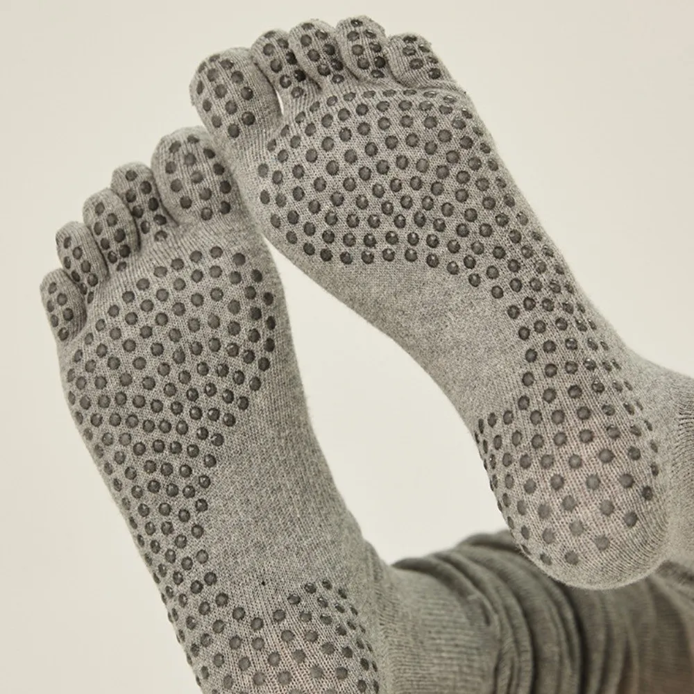 Fashion Cotton Five Finger Yoga Socks Split Toe Breathable Grips Pilates Socks Non-Slip Loose Socks Ladies