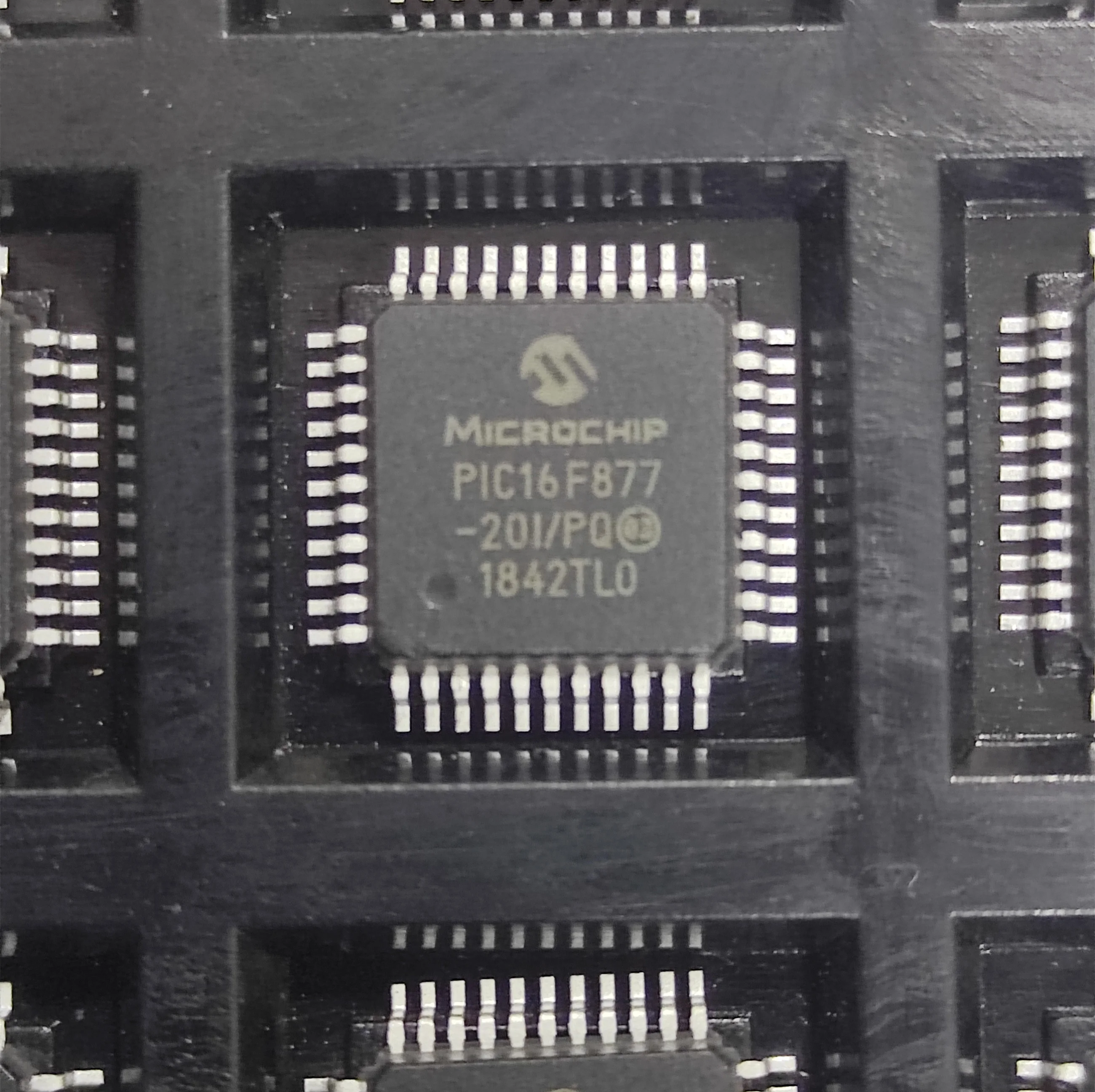 1~10pcs/lot PIC16F877-20I/PQ PIC16F877-20I/PT PIC16F877-I/PT PIC16F877A-I/PT QFP44 100% Brand New Original.