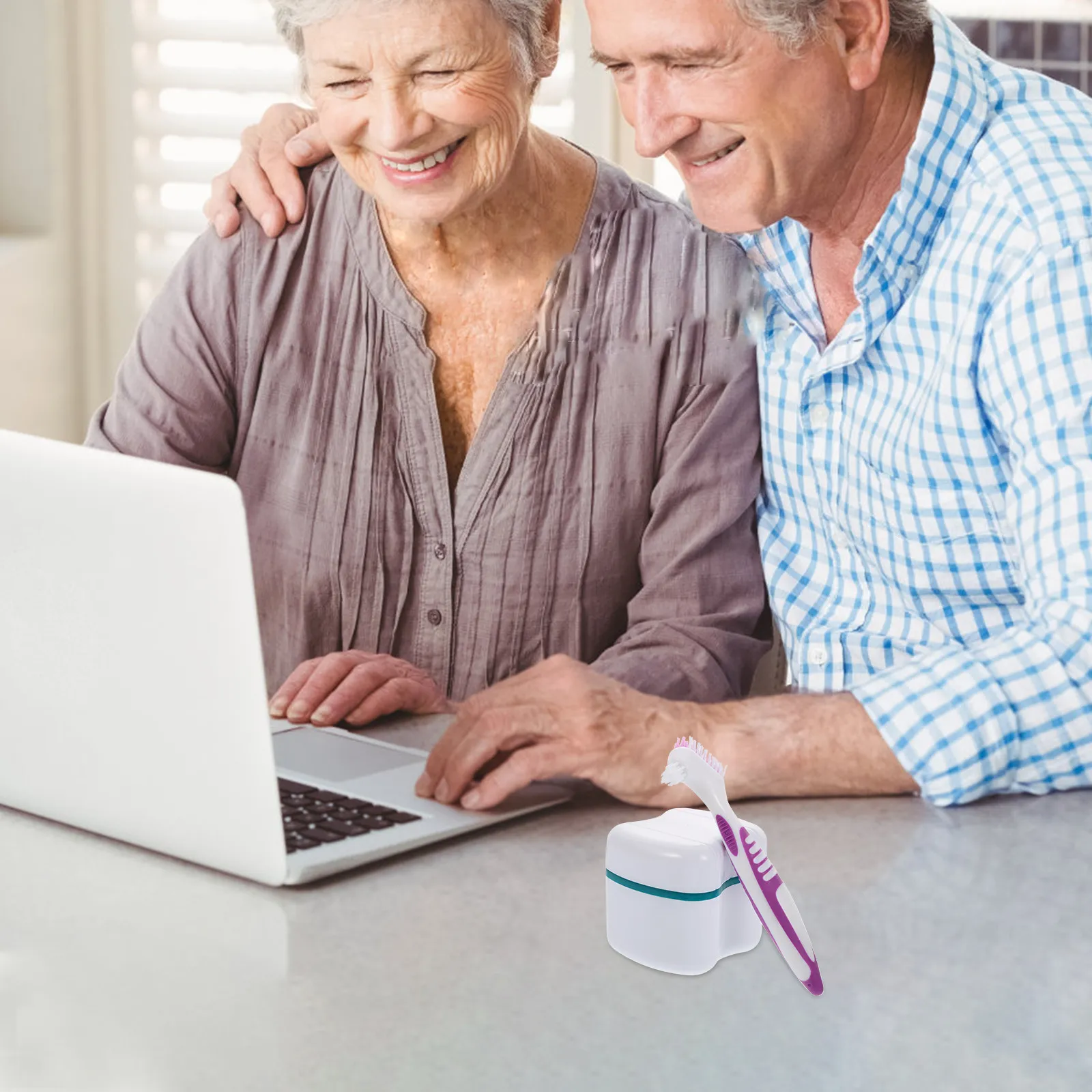 escova-de-dentes-portatil-para-proteses-dentarias-com-design-criativo-e-cabeca-dupla-ideal-para-proteses-parciais-semipermanentes-e-totais-cabo-ergonomico-para-uma-limpeza-confortavel-inclui-caixa