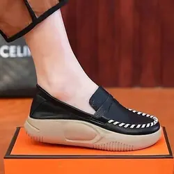 2023 Mocassino casual slip-on con punta tonda con suola spessa Donna Primavera e autunno Nuovo comodo con suola morbida Piedi non stanchi Scarpe da donna