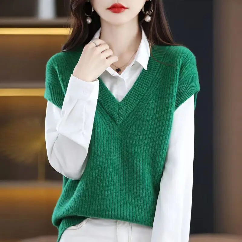 Autumn and Winter New Knitted Vest Women's Loose Split V-neck Solid Bat Shirt Knitted Sleeveless Knitted Kam Shoulder Top