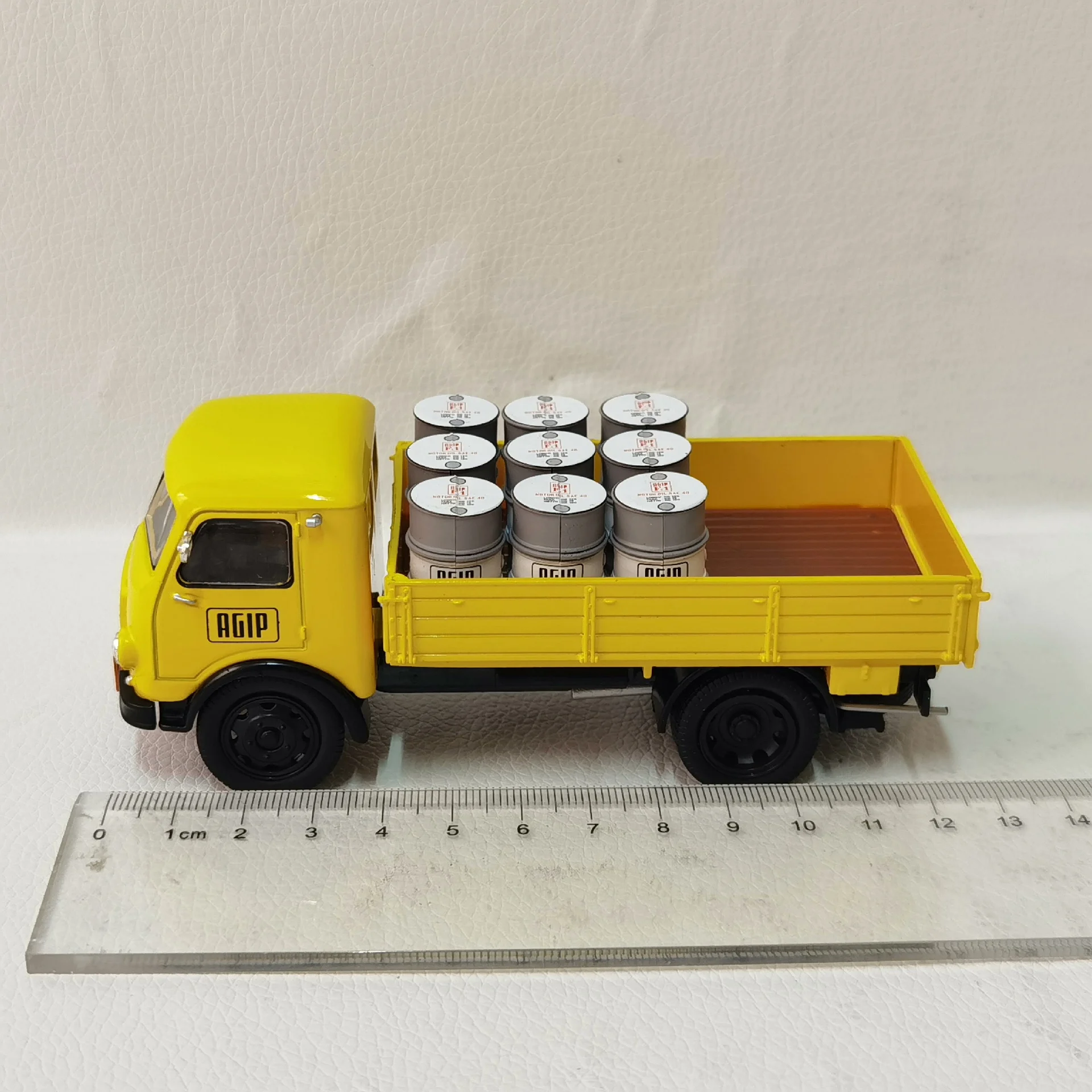 Diecast 1:43 Scale Van Pickup Alloy Car Model Toy Collectible Ornament Souvenir Toys Cars