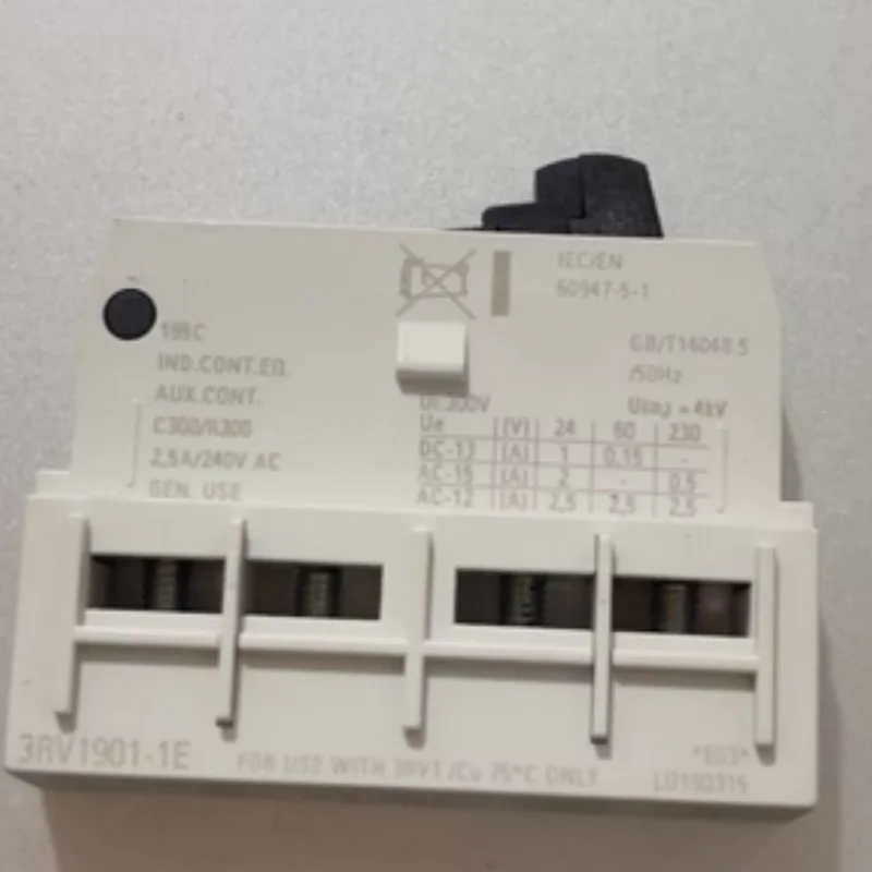 

Контактный блок вспомогательного выключателя 3RV1901-1E, 1НО+1НЗ, 2А, 24В, винтовые клеммы, фронтальное крепление для автоматического выключателя 3RV1 S00-S3