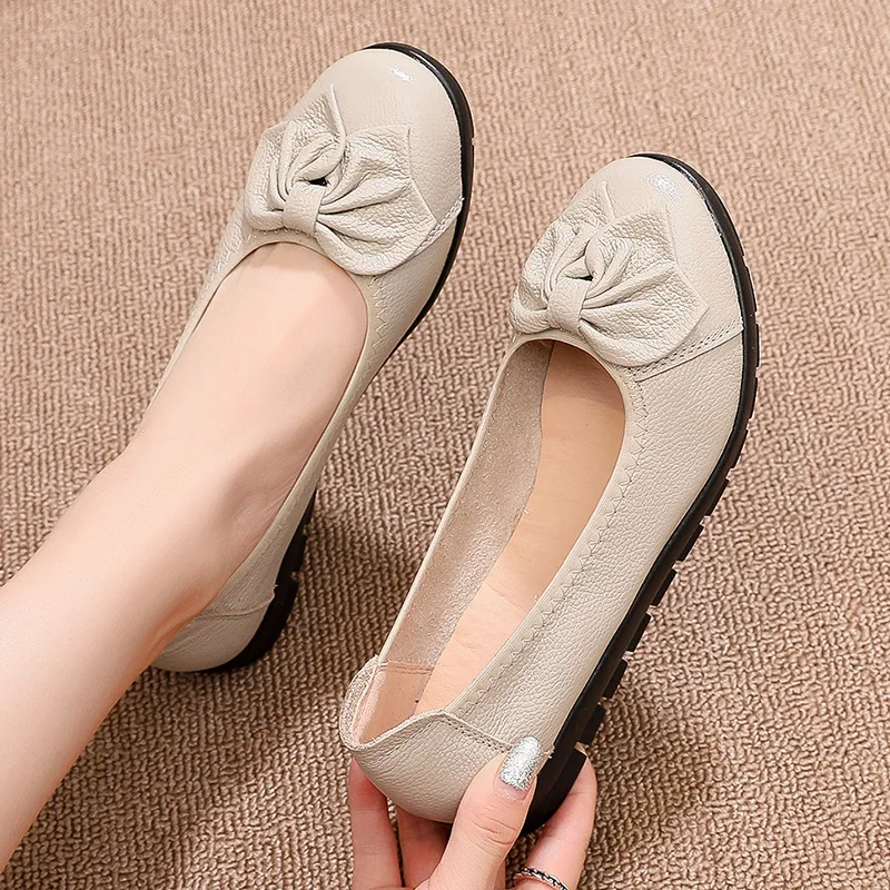 

2024 Autumn Women Genuine Leather Flat Shoes Woman Sneakers Loafers Casual Nurse Work Shoes Soft Bottom Comfort Mom Shoes