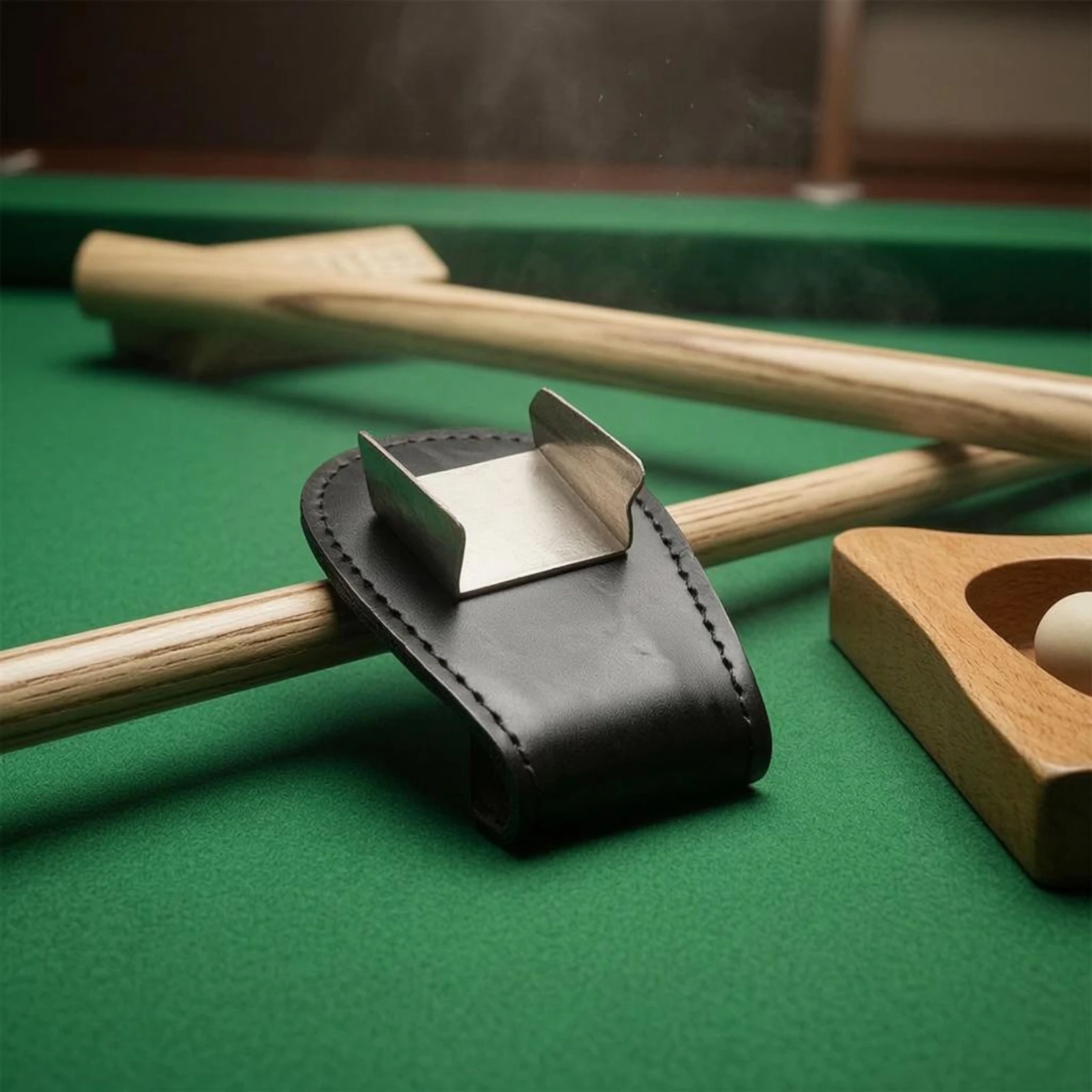 Billiard Chalk Holder Leather Cue Chalk Holder Sports Accessory Stitched Edging Black for Billiards Players