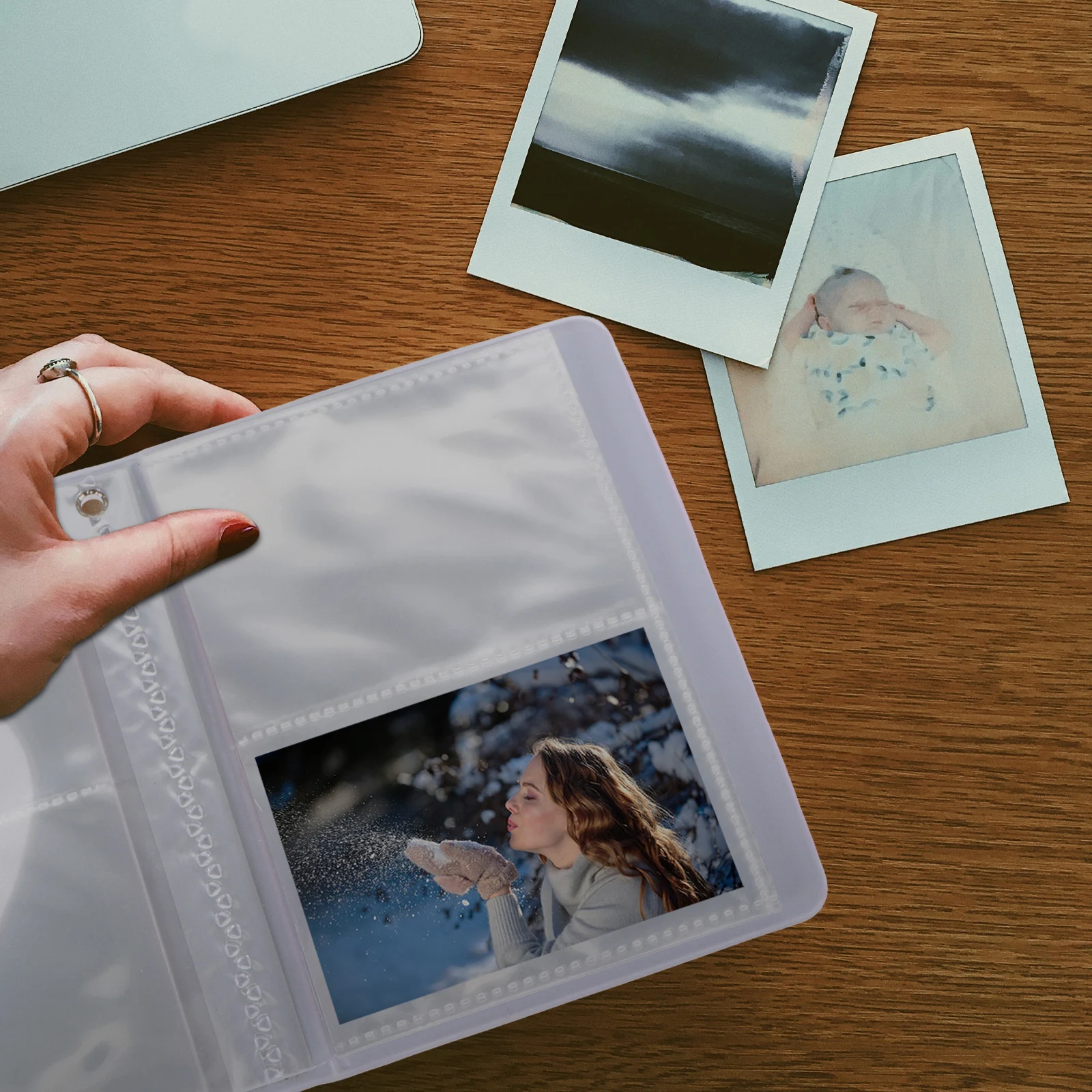 

PP Photo Album Hollow Design for Wedding Baby Photos Travel Graduation Mini Picture Book Small Size Premium Material Practical