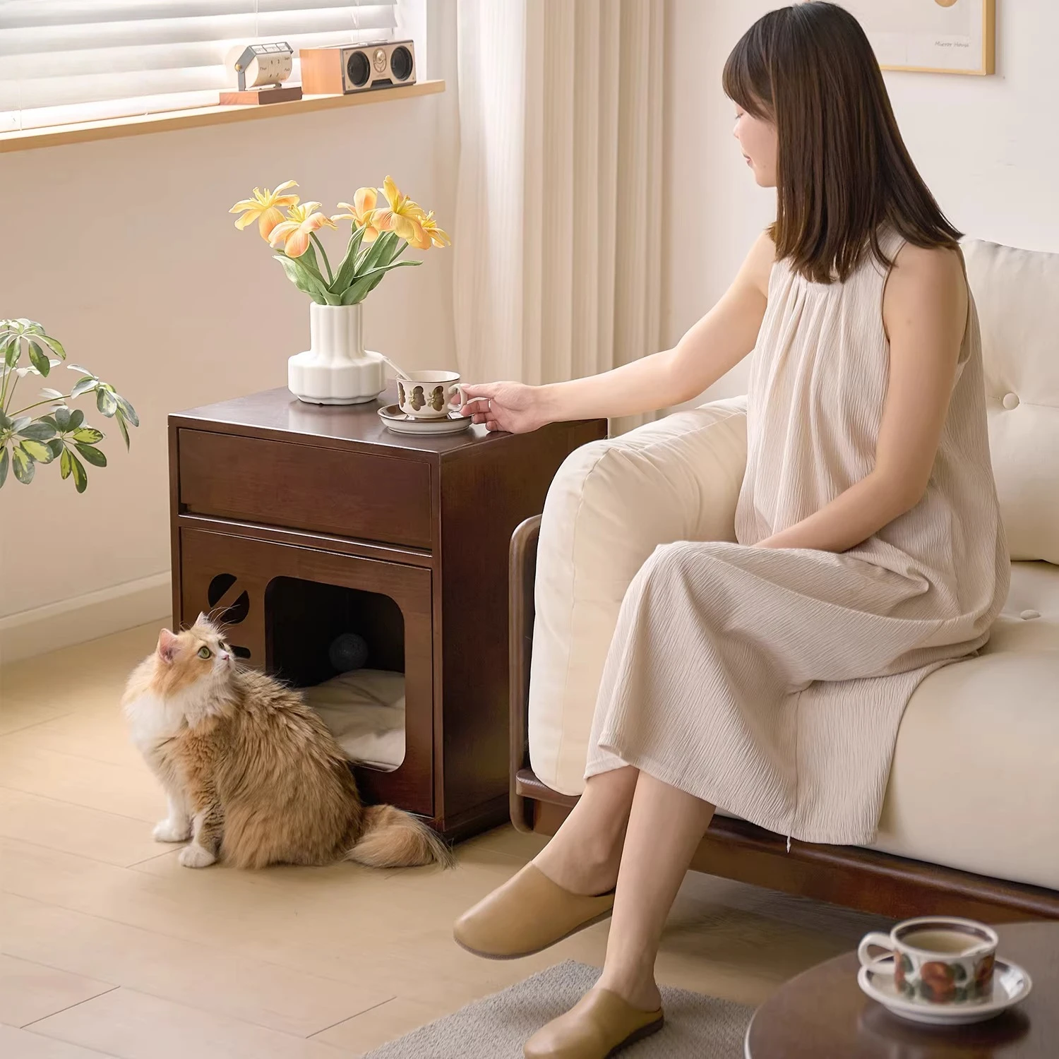 Solid Wood Cat House Nightstand 2 in 1 Multifunctional Pet Bed with Drawer for Small Bedroom and Cat Use