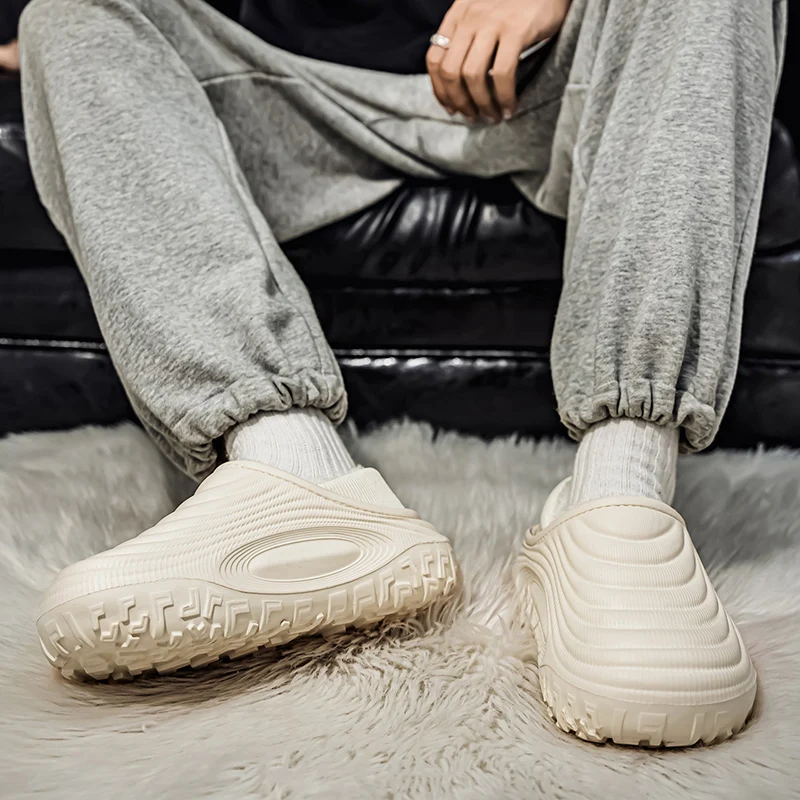 Nova moda algodão chinelos masculinos inverno quente de pelúcia chinelos à prova dwaterproof água sapatos de jardim ao ar livre indoor sapatos quentes