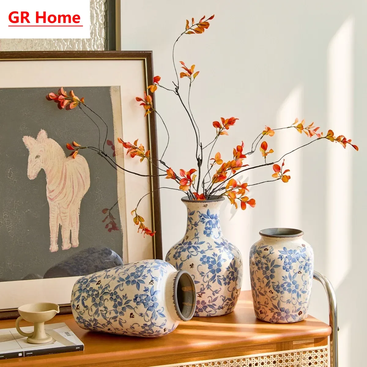Classical Chinese Blue & White Porcelain Vase, Timeless Oriental Charm, Elegant Niche Ornament for Home Flower Arranging