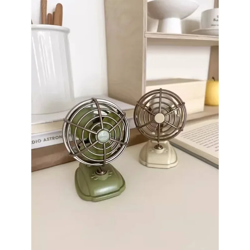

Retro Desktop Small Fan USB Charging Mini Portable Desk Fan for Desktop Office in Student Dormitories Desk Decoration