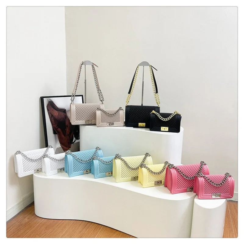 

Fashionable Ladies Crossbody-Bag Made Of Sturdy Leather Featuring Famous Designer Inspired Timeless Vintage Style ​