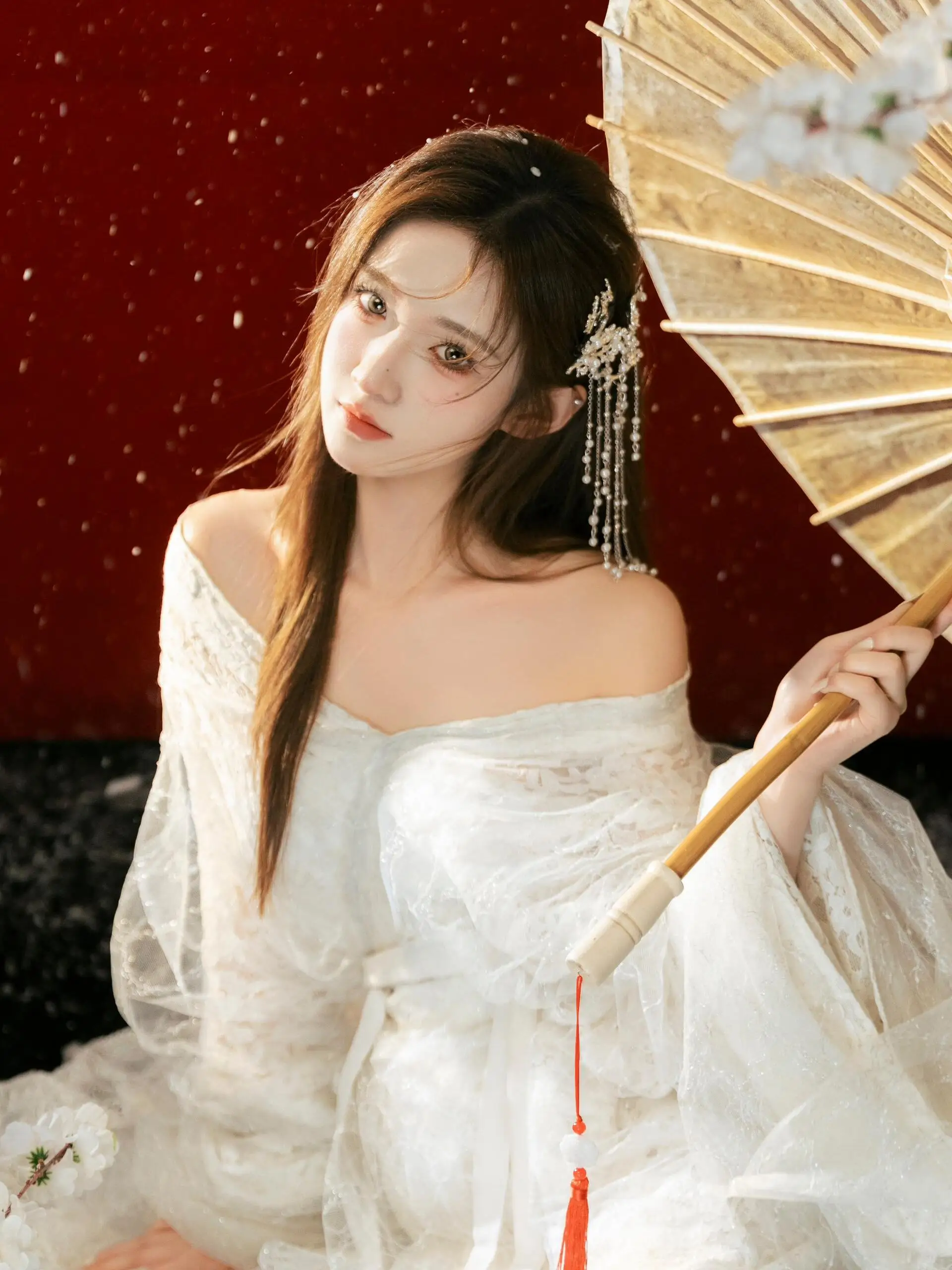 Elegant White Lace Hanfu Women's One-Shoulder Floor-Length Dress Photography Costume High-End Feeling Traditional Court Style