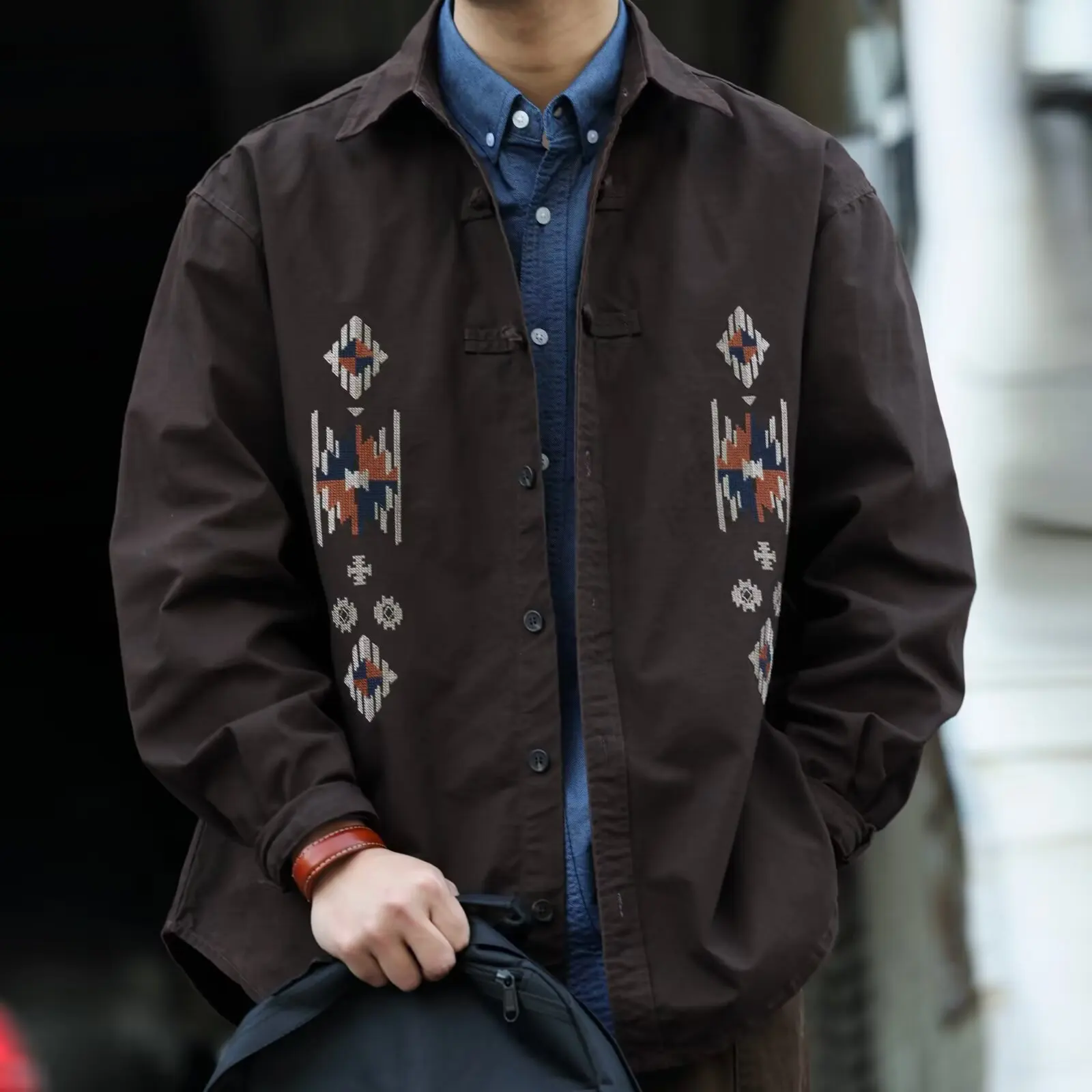 

New Chinese Sle Long Sve Men's irt Retro Embroidery Button Loose Casual Cotton Spring Autumn Outerwear Coat