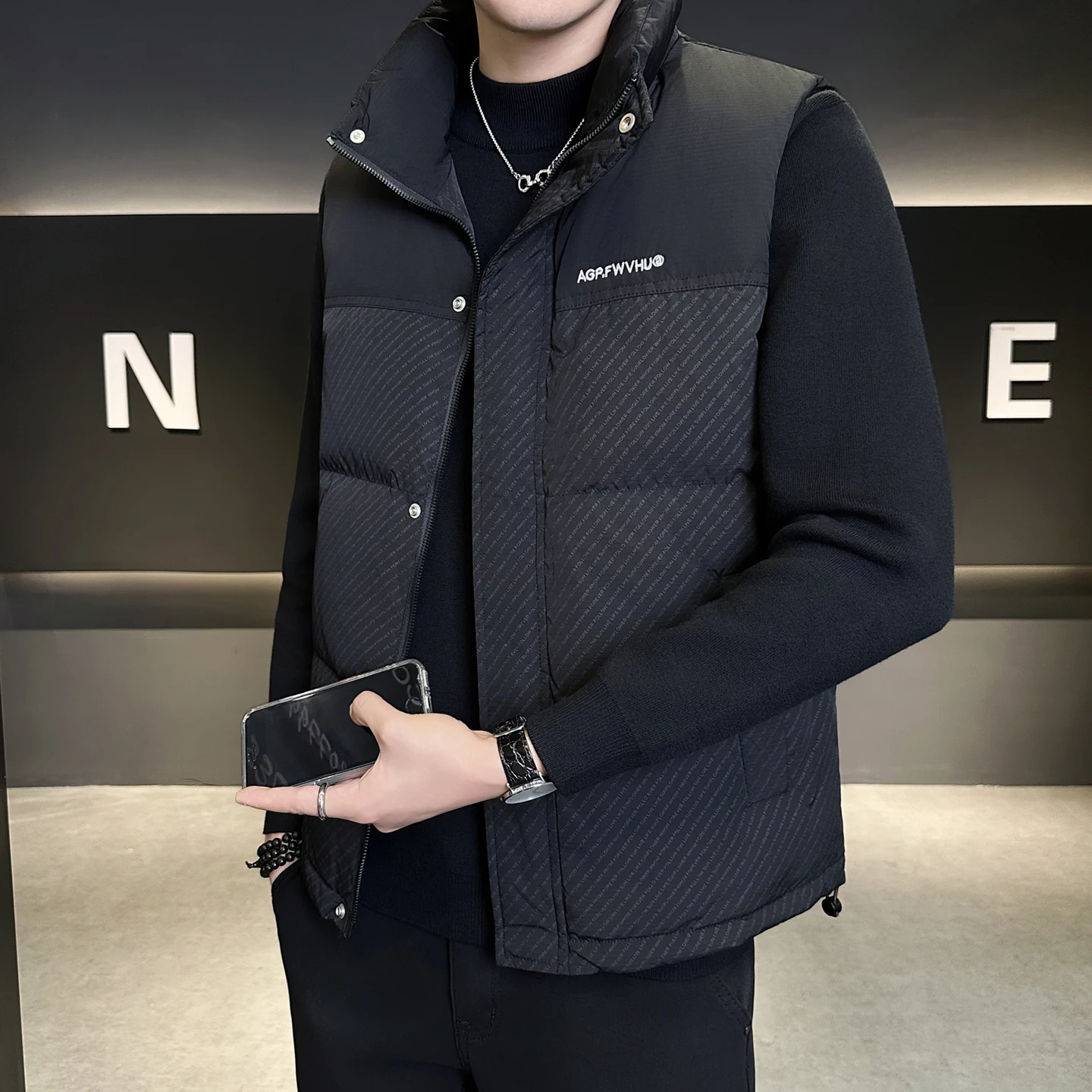 

Новая мужская зимняя пуховая жилетка 2025 года: модная, молодежная, повседневная, высококачественная, легкая, утепленная, теплая верхняя одежда из полиэфирного волокна