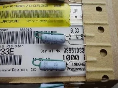 Resistores verticais, 2W, 0.33R, 0.33Ω, 0.33ohm