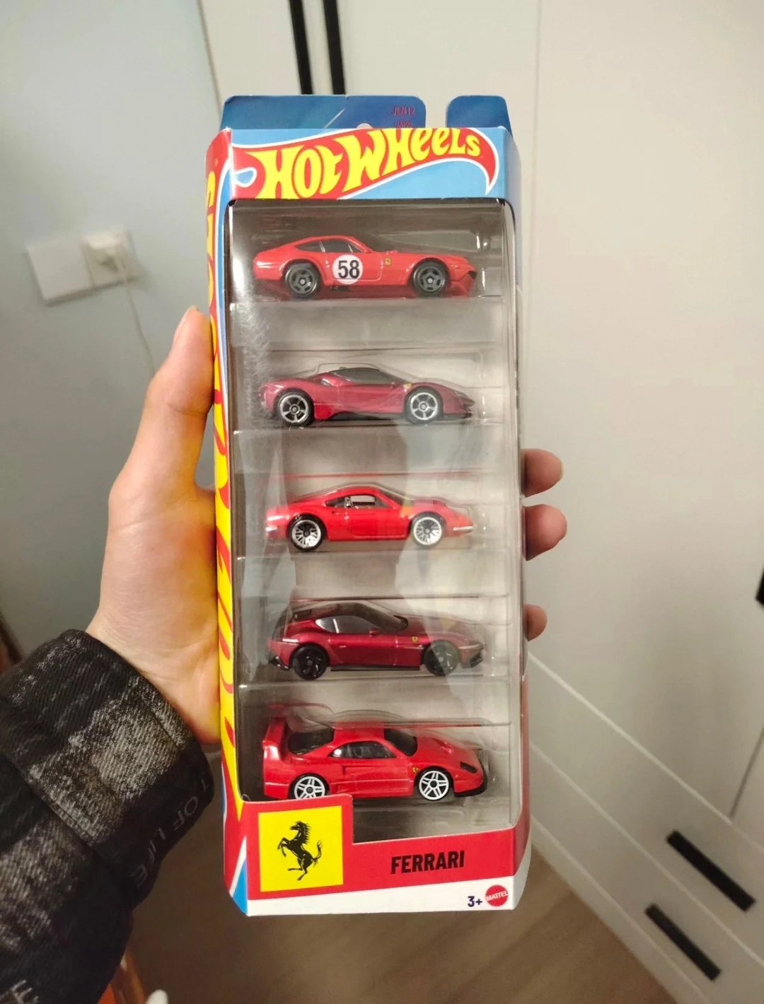 In Stock Hot Wheels Red Ferrari Set 5 Packs Formula 1 Collectible Car 1/64 Toy Diecast Vehicle Gift Car Models For Collectors