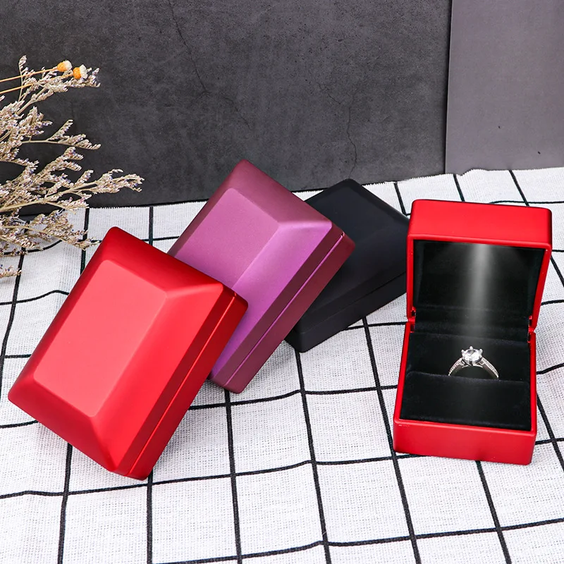 Ring Box High-end Creative LED Lamp Marriage Gift Jewelry Packaging Pendant Necklace Charm Simple and Elegant Top Grade Delicate