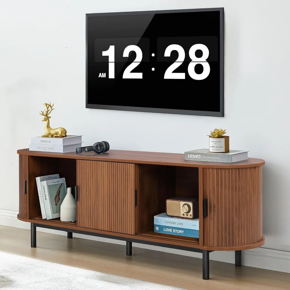 ミッドセンチュリーモダン 63インチ テレビスタンド（65～70インチテレビ対応）、スライドドア付きフルーテッドデザイン、曲線型ゲーミング＆エンターテイメントセンター
