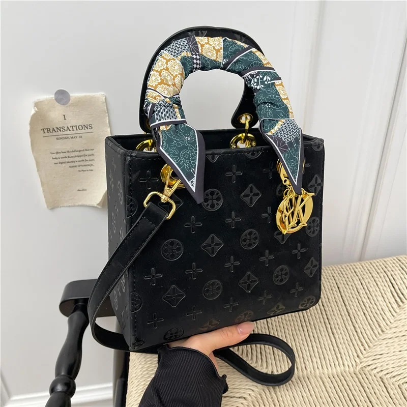 

Fashion Top-Handle Bag for Ladies Elegant Handbag with Exquisite Embroidery Design Versatile Crossbody Style Women Handbags Hand