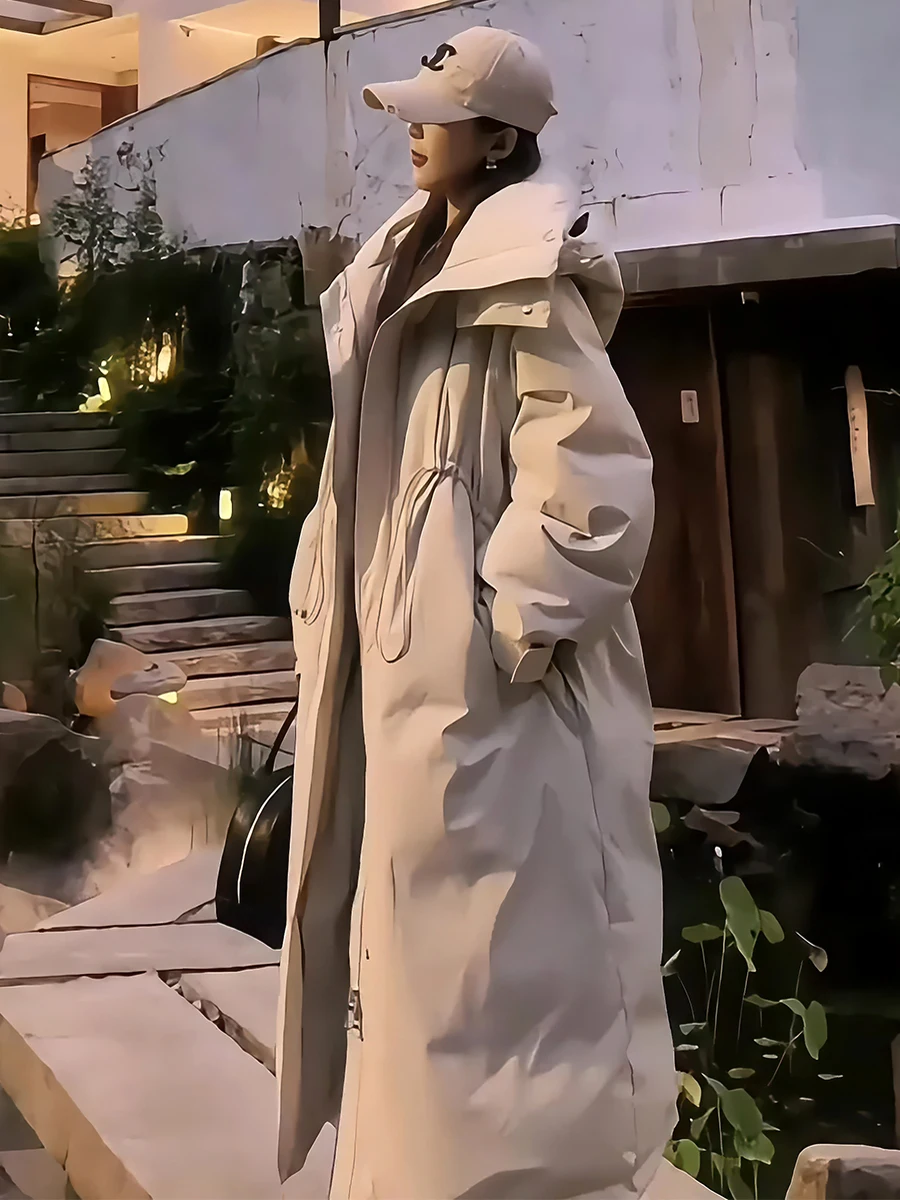 Casaco Feminino de Inverno Novo Chegada, Jaqueta Puffer Branca de Luxo com Capuz e Cordão, Modelo Longo e Fino