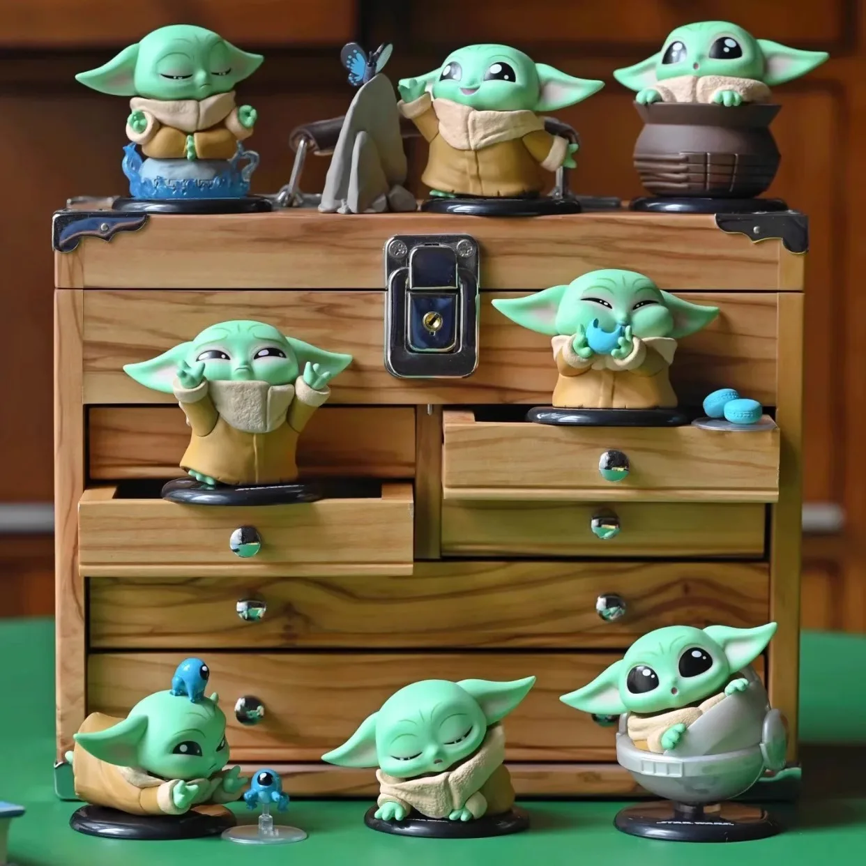 

Genuine Cosbi Star Wars The Mandalorian Blind Box Yoda Grogu Collection Model Baby Yoda Mystery Box Desk Decor Surprise Gifts