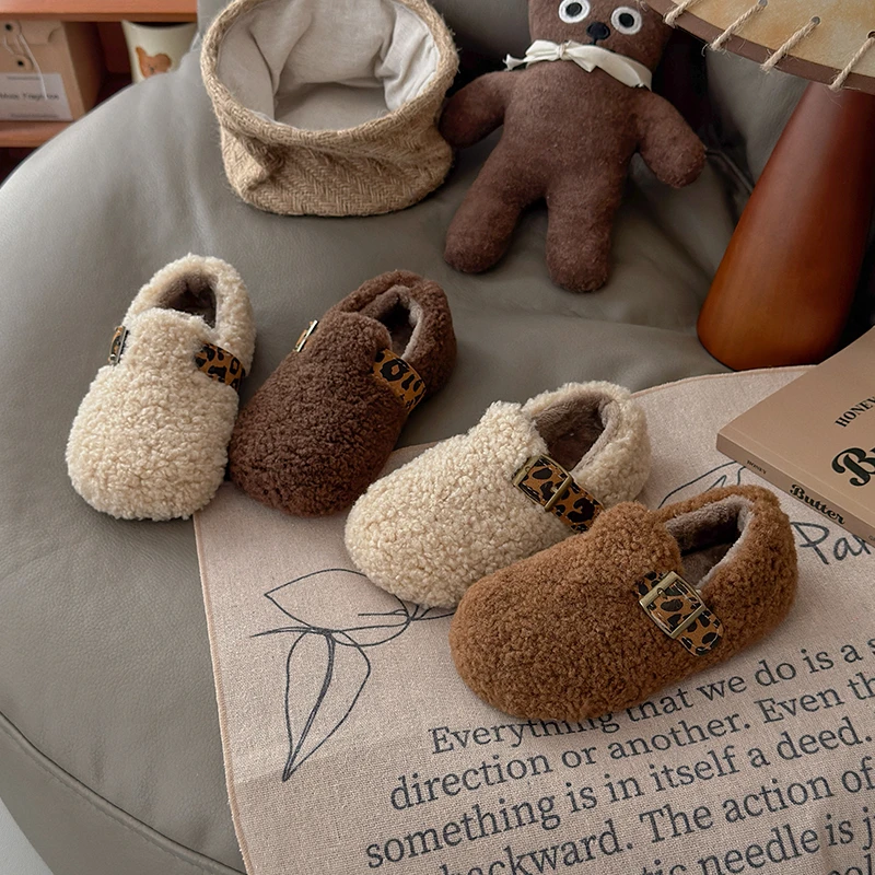 

Детская плюшевая обувь, новая зимняя классическая детская повседневная обувь на плоской подошве, теплая уличная модная хлопковая обувь с мягкой подошвой для девочек, с круглым носком