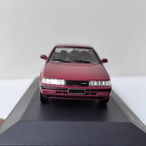 WHITEBOX 1:43 Skala 626 Legeringsbilmodell Vuxen Klassisk Samling Souvenirdisplay Present Pojke Leksak 12 best sales Mazda 626 modellleksak - №2