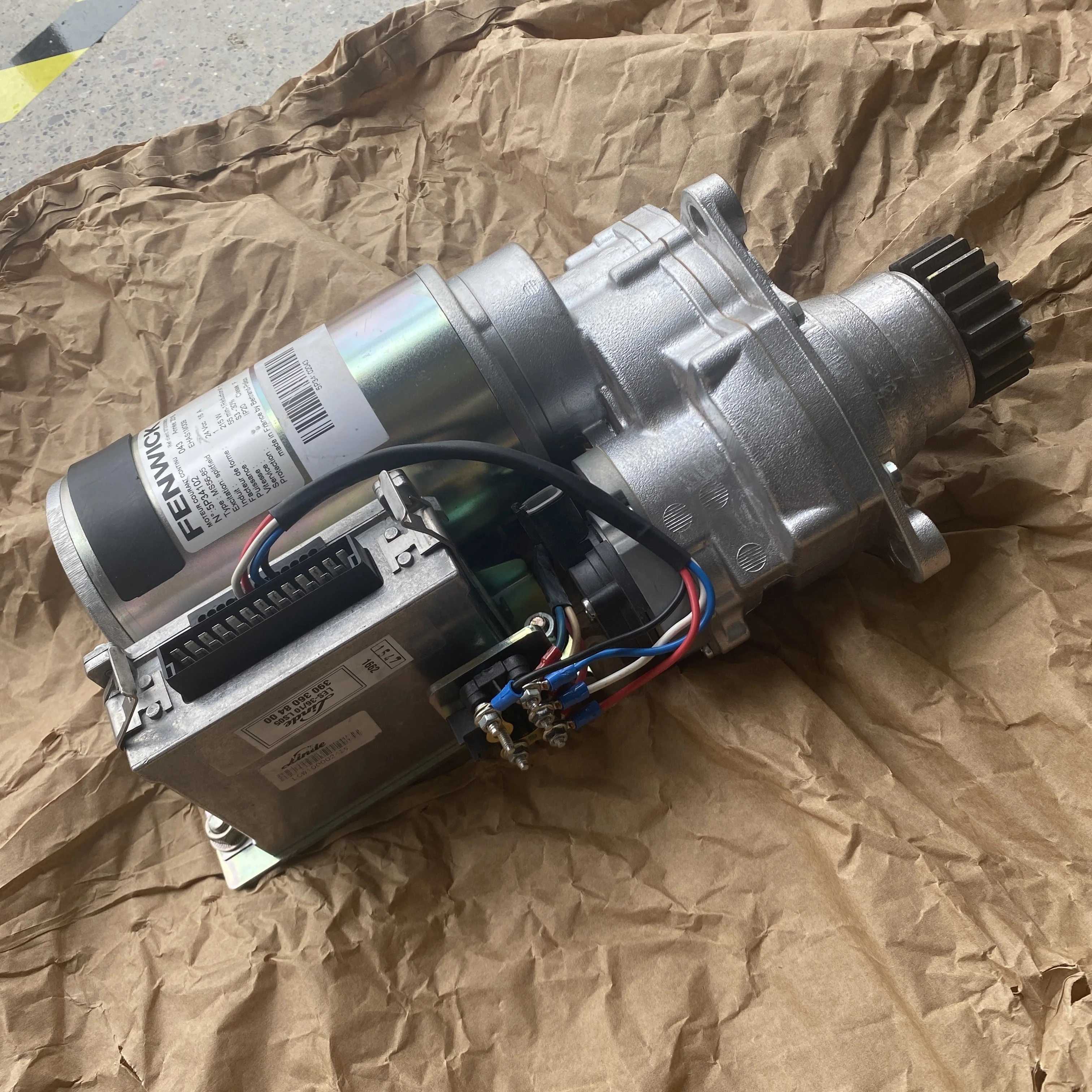 

Linde Forklift Steering Motor Assembly 3723500805 Compatible with 1168 372 Series L14 L16 Models